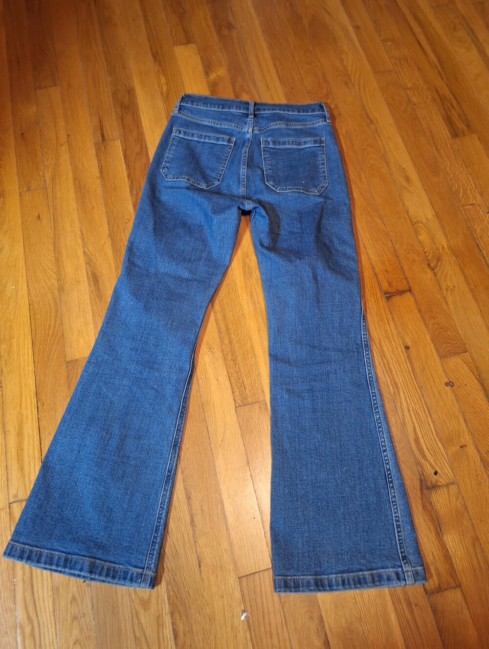 GAP 70's Flare High Rise jeans Ladies 27 or 4 Medium Indigo Pockets Denim